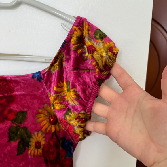 Unique Medieval-Style Velvet Top - Picture 2 of 4